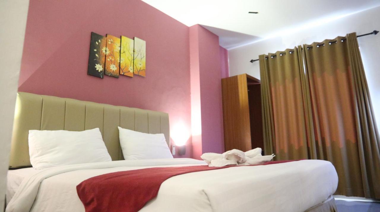 Garuda Hotel 坤甸 外观 照片